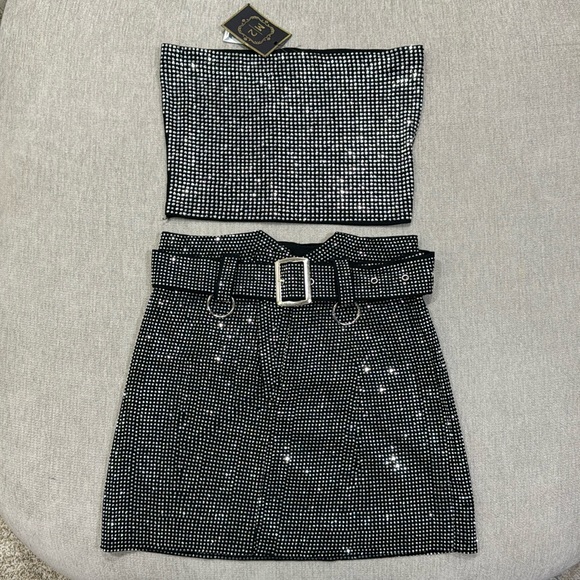 NWT Black Rhinestone Two Piece Belted Skirt Set - Picture 3 of 9